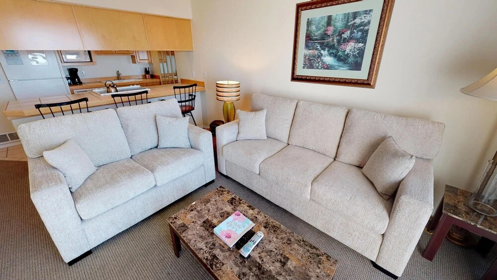 Waters Edge 402