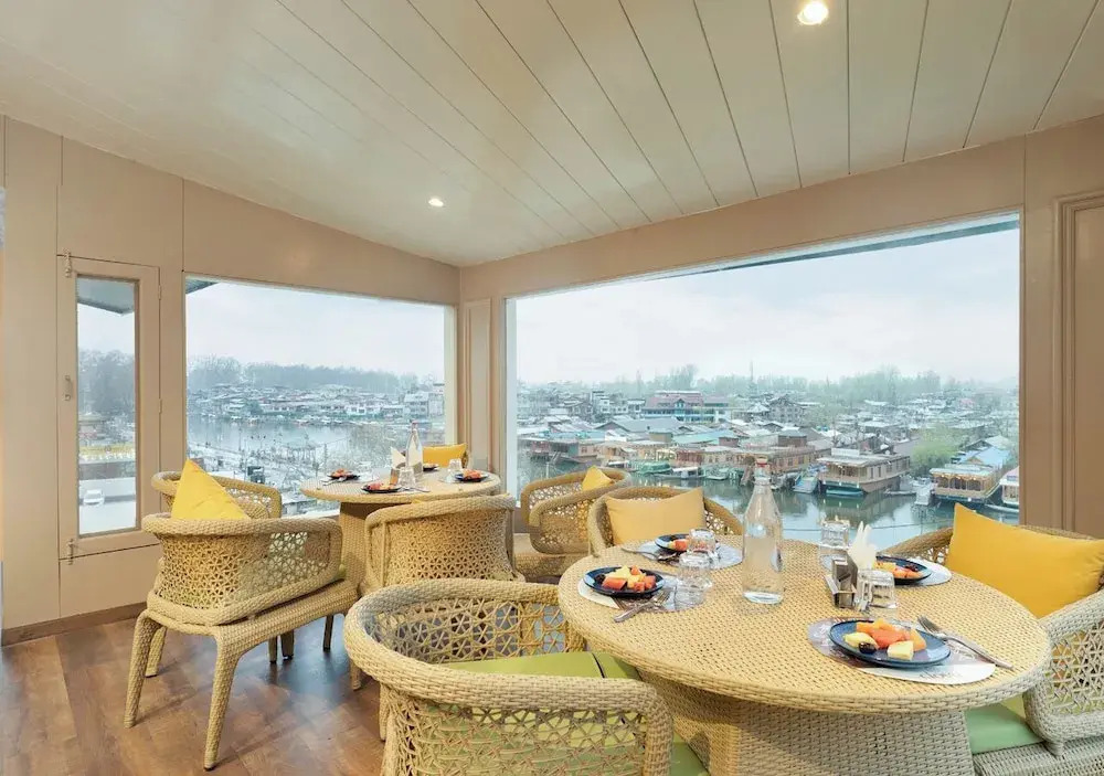 Bloom Boutique l Dal Lake