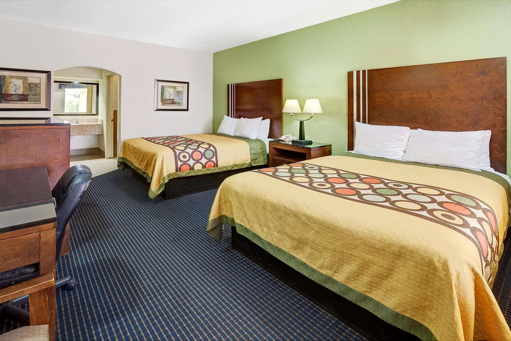 Super 8 by Wyndham Houston Hobby Airport South