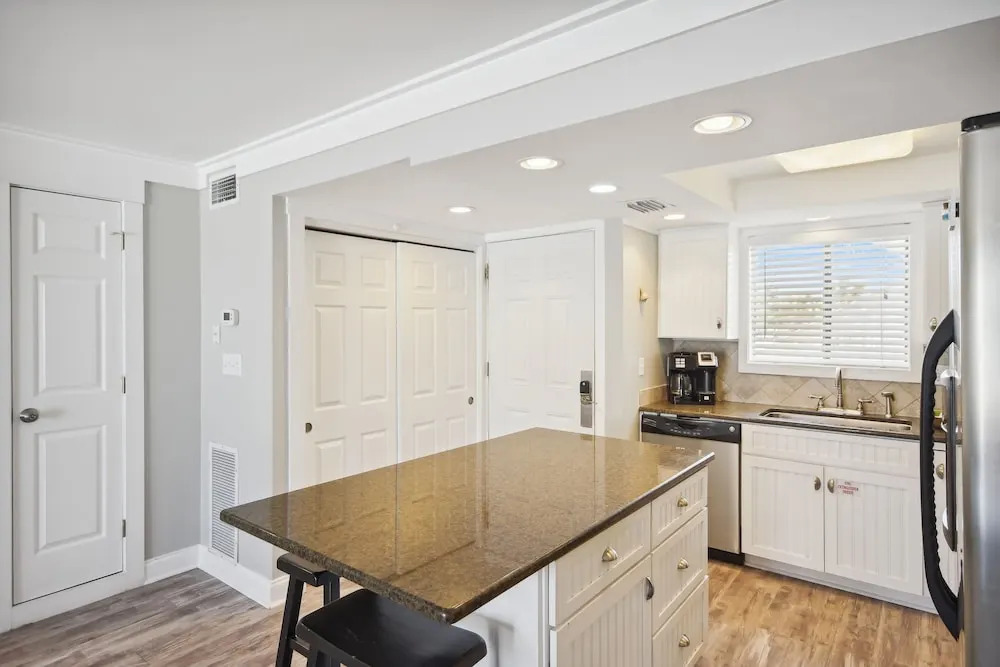 Sandpiper Cove 1125 1 Bedroom Condo by RedAwning