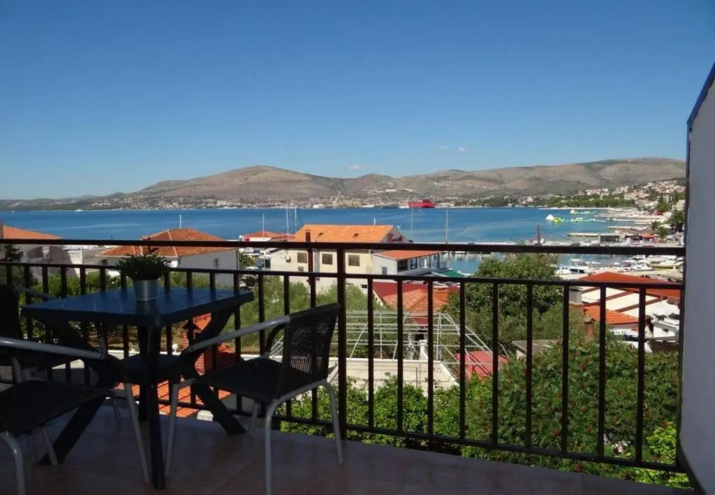 Apartments Mara - 70m from the sea