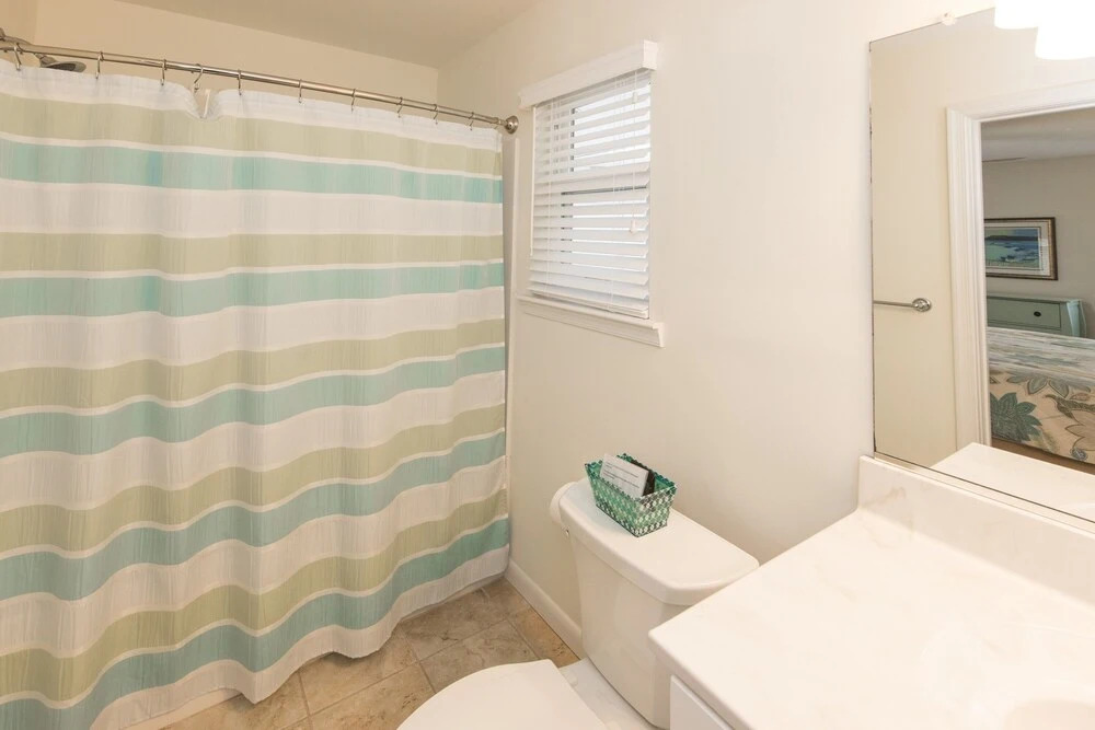 North End Paradise 3 Bedroom Home by Redawning