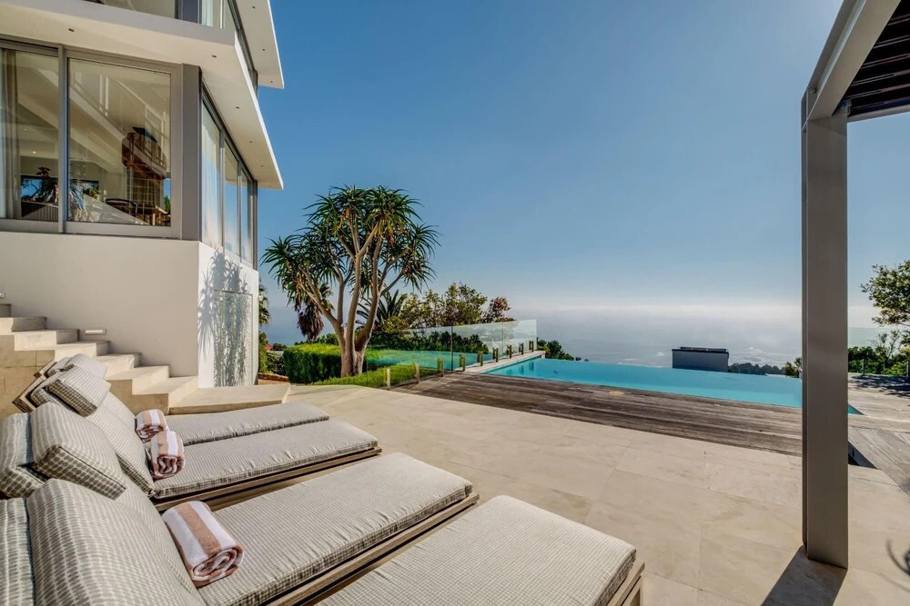 Camps Bay Grace - Villa with pool and ocean views