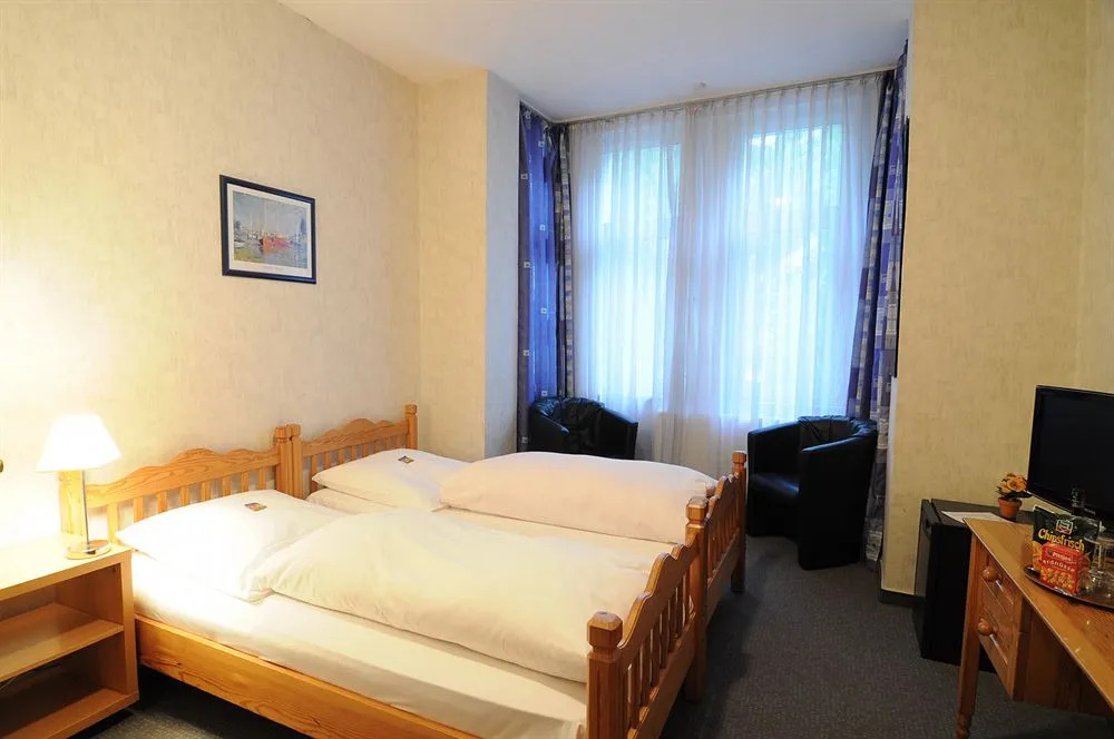 Hotel Karolinger - Self Check-In