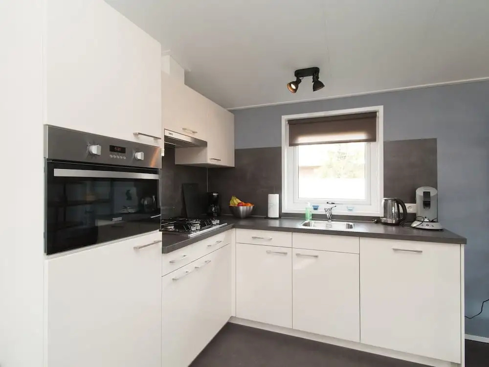 Chalet in Noordwijk Near North Sea Beach