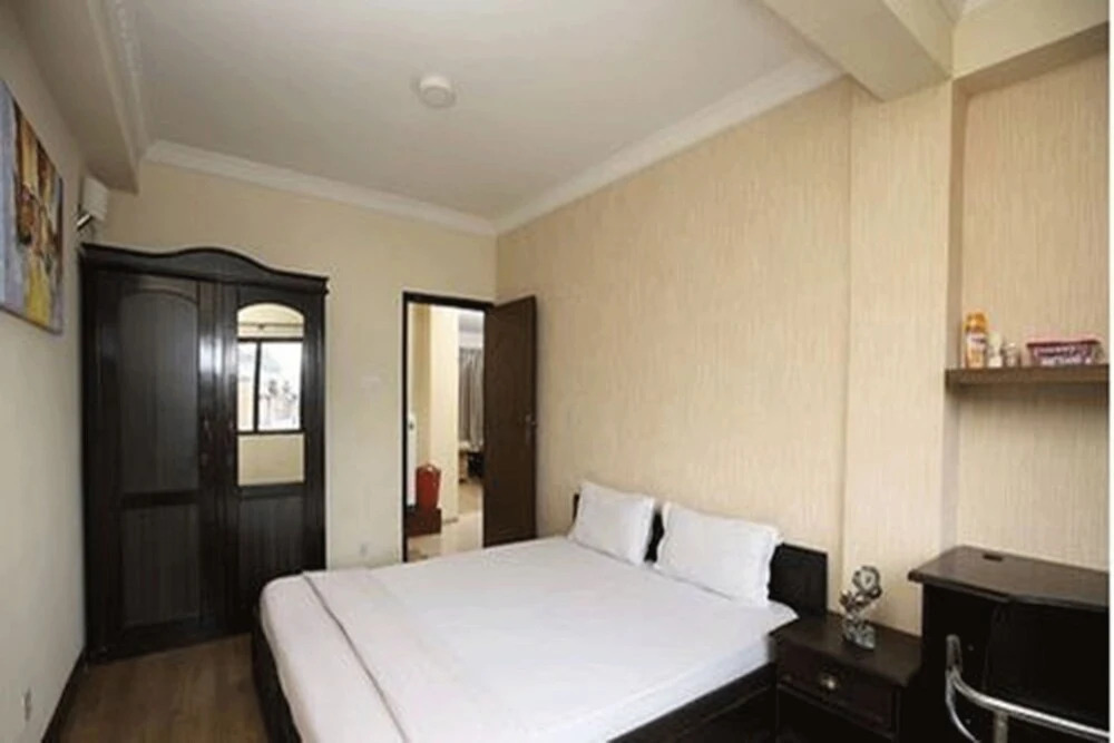 Vibrant  2BHK Apartment by Casa Deyra