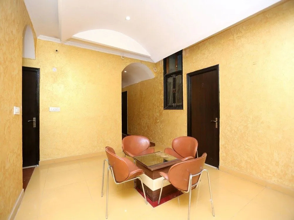 OYO 15525 Signature Inn