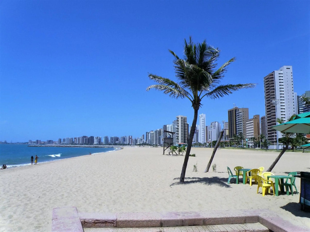 apartamento na beira mar 16