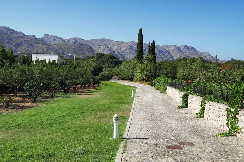 Villa - 4 Bedrooms with Pool - 103187
