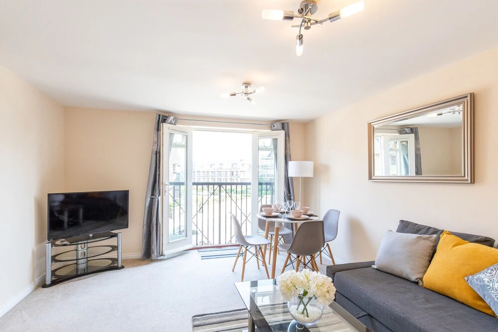 Velvet 2-bed apartment Stewart Place - Ware