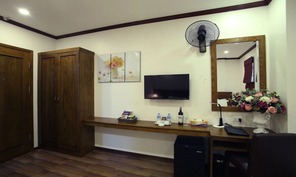 NGAO Home - West Lake