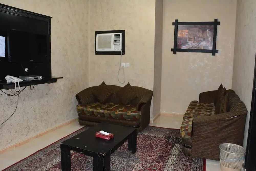 Al Eairy Furnished Apartments Jizan 2
