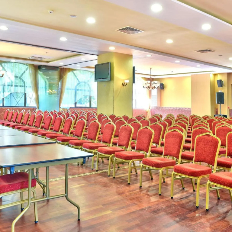 Estreya Residence Hotel