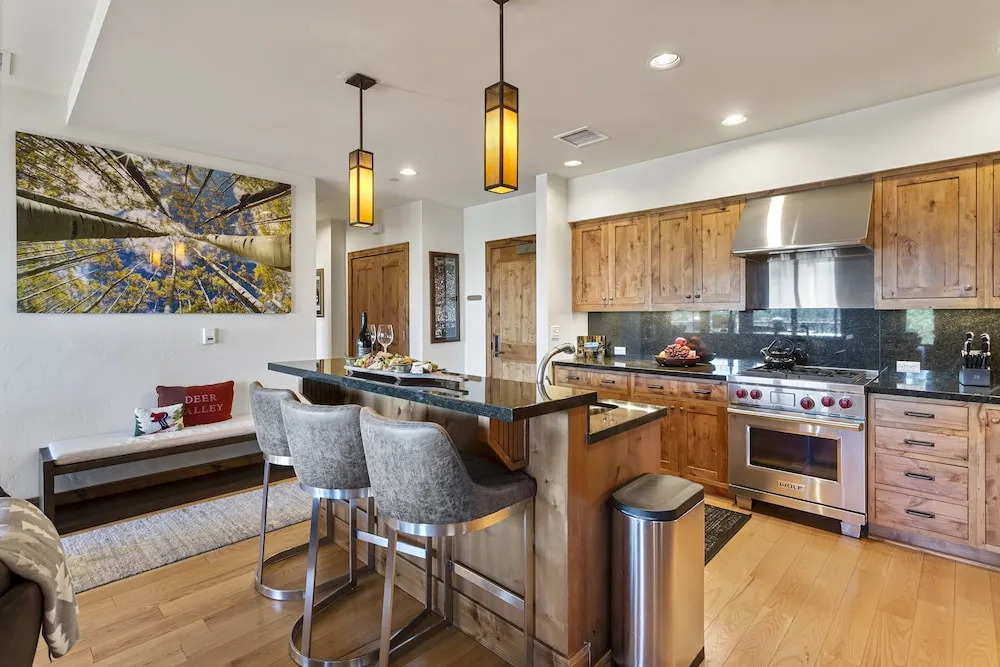 Shooting Star Lodge at Deer Valley Resort - Three Bedroom Deluxe Residence #201 3 Condo