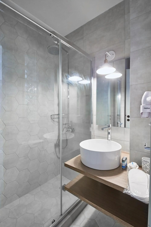 Be based near Acropolis, in an exquisite studio!