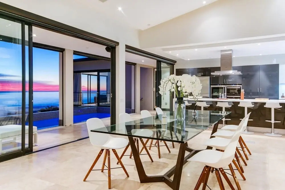 Spectacular Holiday Villa w Private Pool Gym Prima Views
