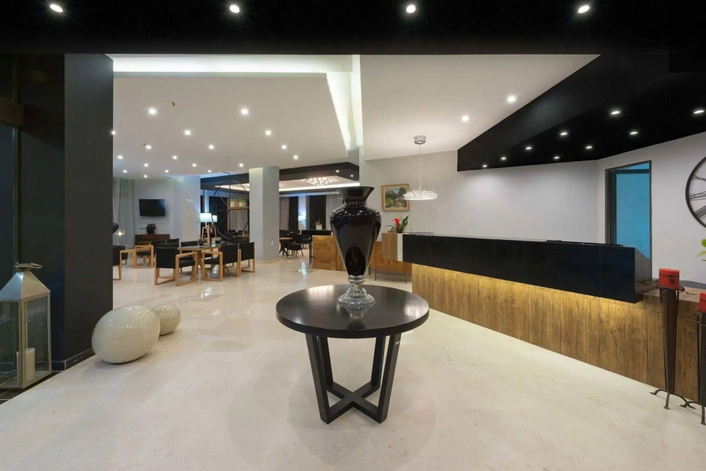 GQ Hotel & Club - Adults Only