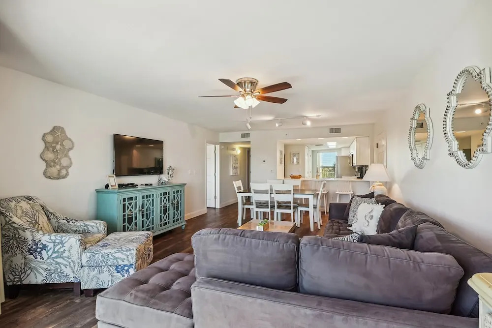 Seacrest 301B is a 2 BR Gulf front on Okaloosa Island by RedAwning