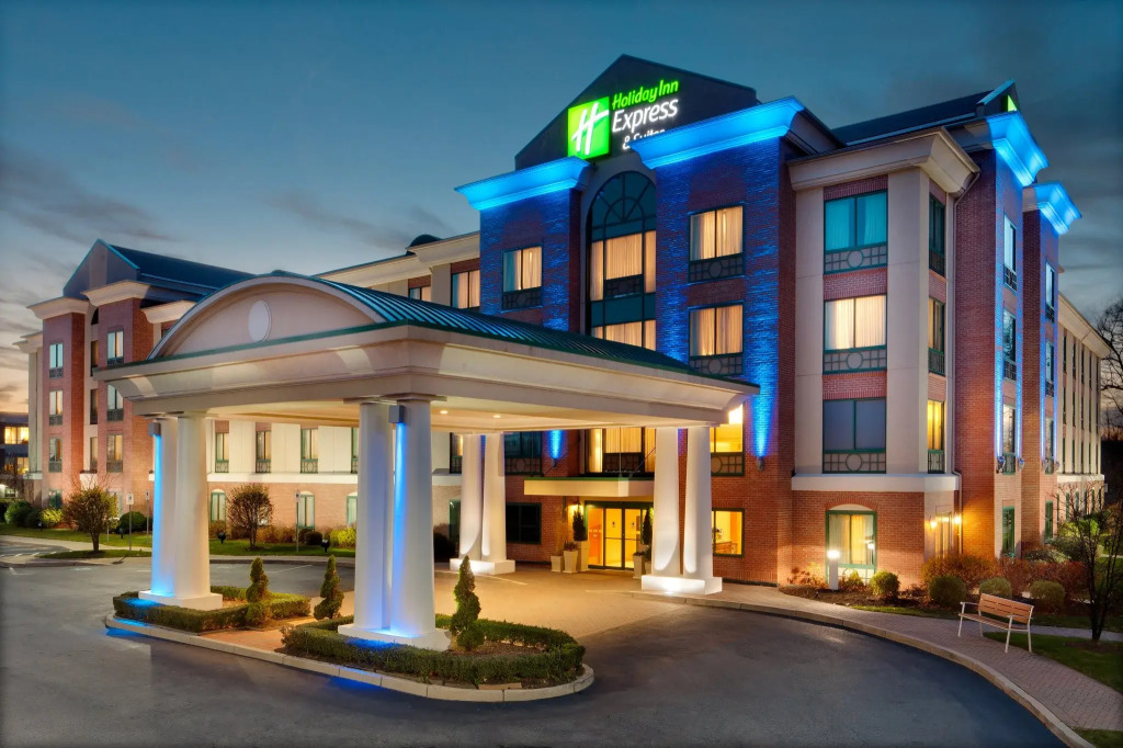 Holiday Inn Express Hotel & Suites Warwick-Providence Airport by IHG