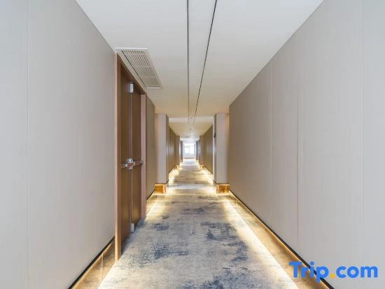 Starway Hotel (Xinyang Xi County Xiya Libao Plaza)