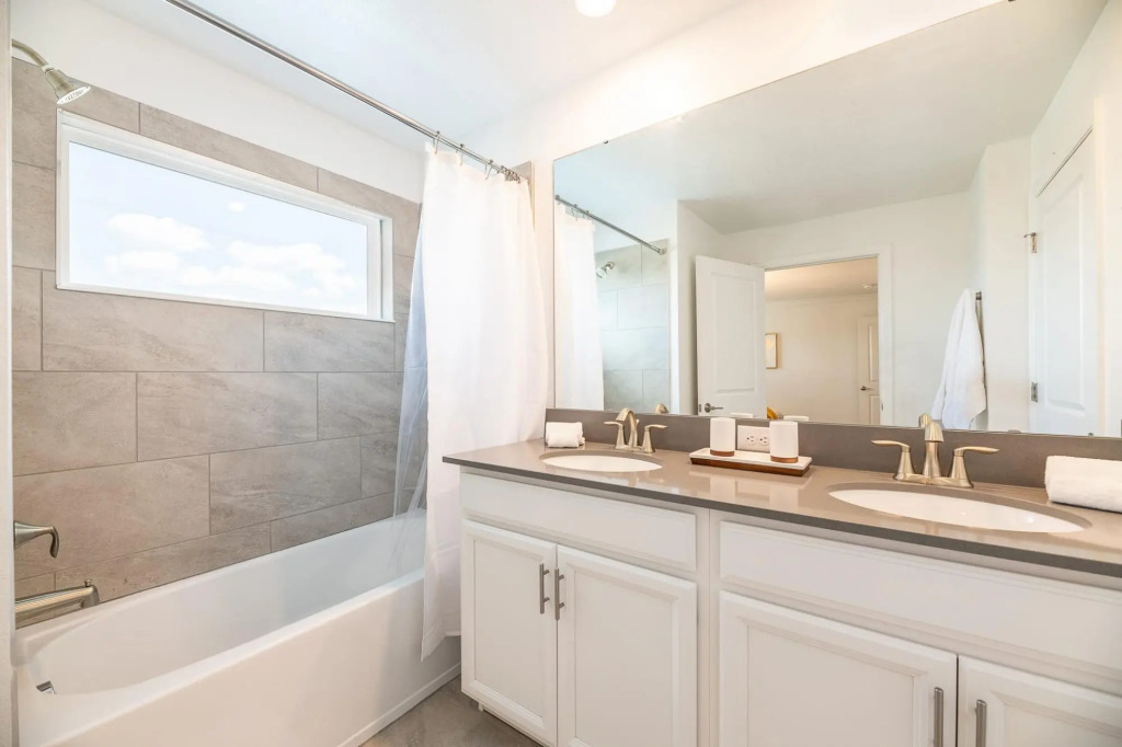 Sweet and spacious home with private pool near Disney