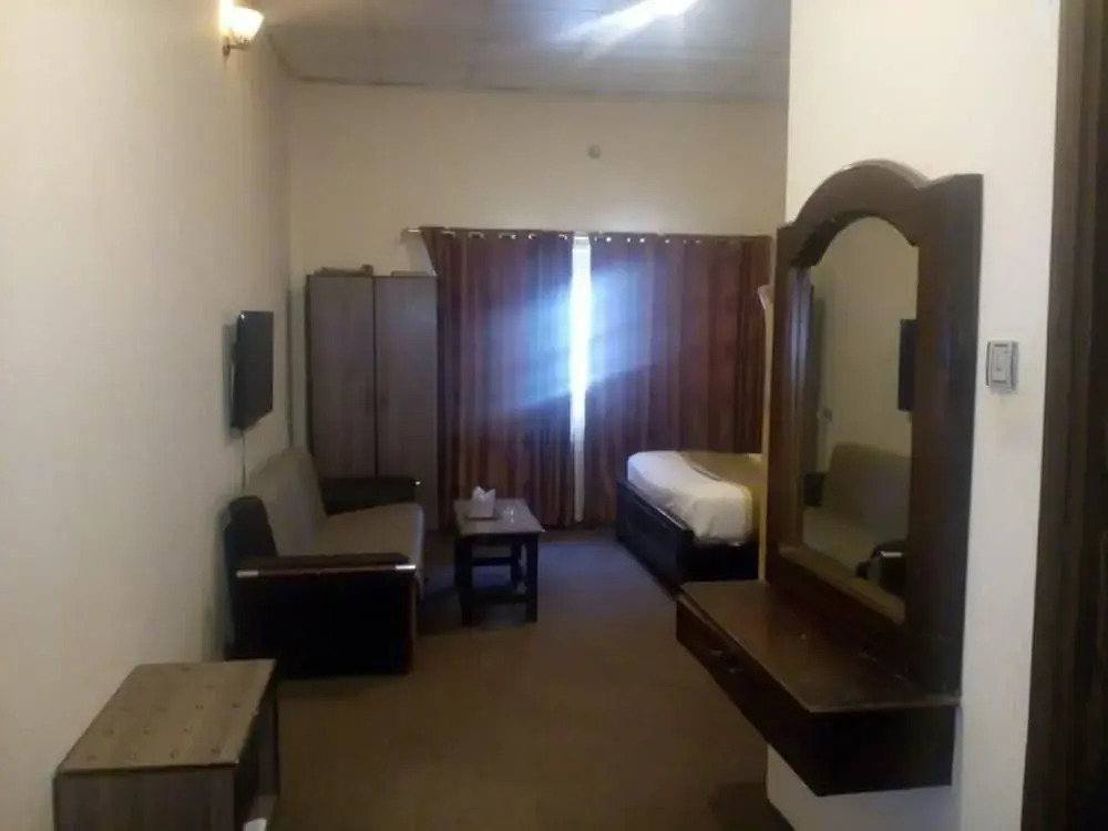 Lalazar Hotel