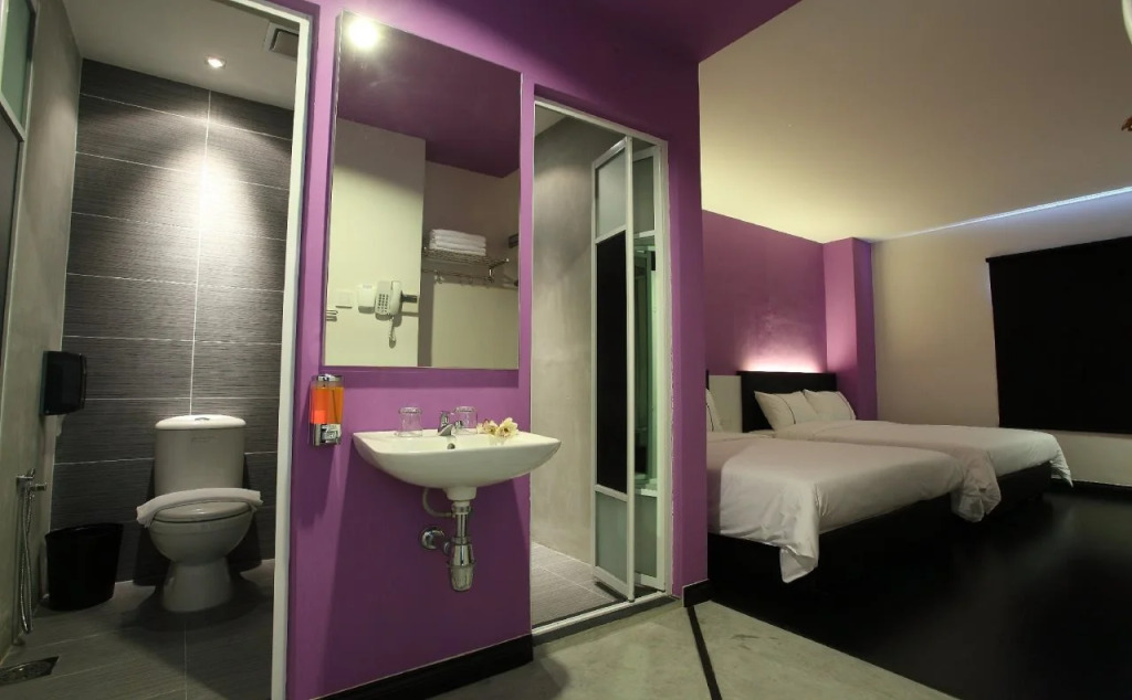 J Hotel