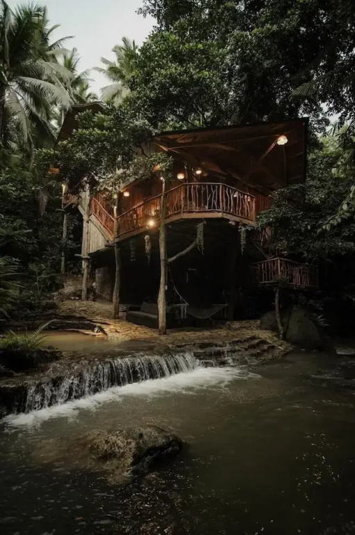 Treehouse de Valentine Mountain Resort