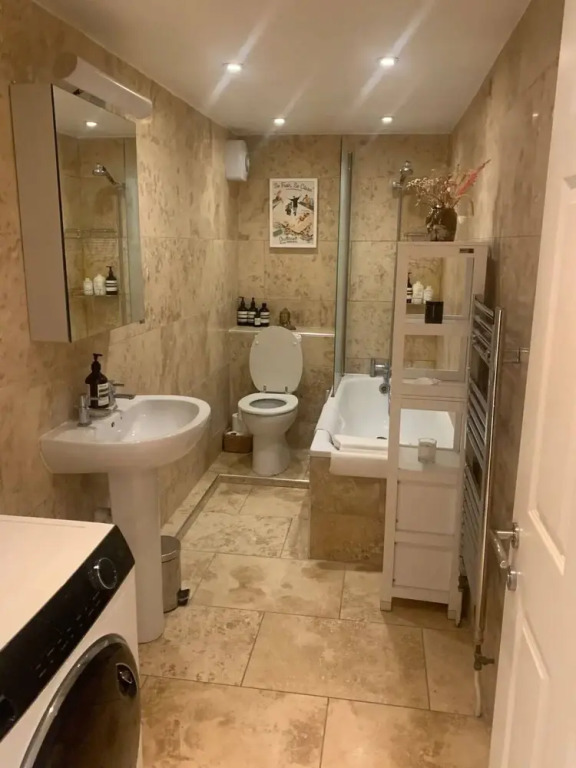 Stylish and Modern 1 Bedroom Flat Near East Dulwich