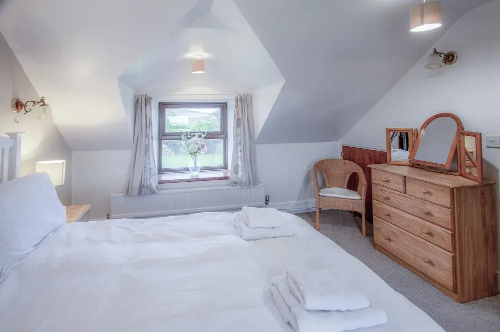 Stormy Castle - 6 Bedroom - Llangenith