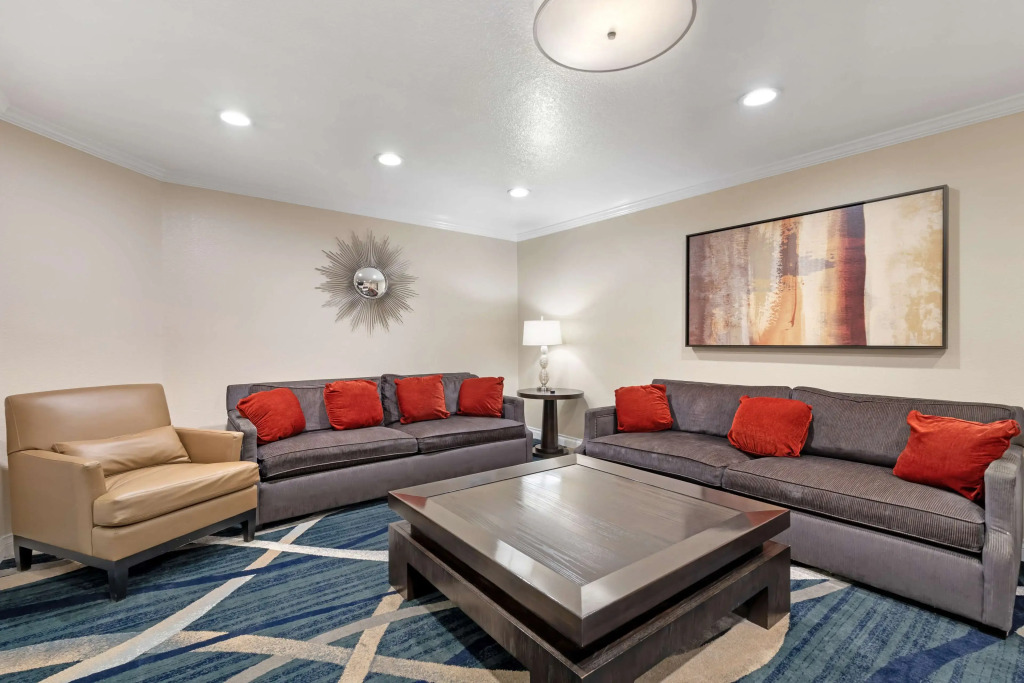 Best Western Plus Newport Mesa Inn