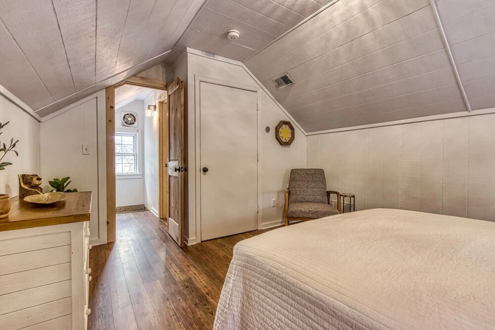 Bear Creek Cabin 2 Bedroom Cabin by Redawning