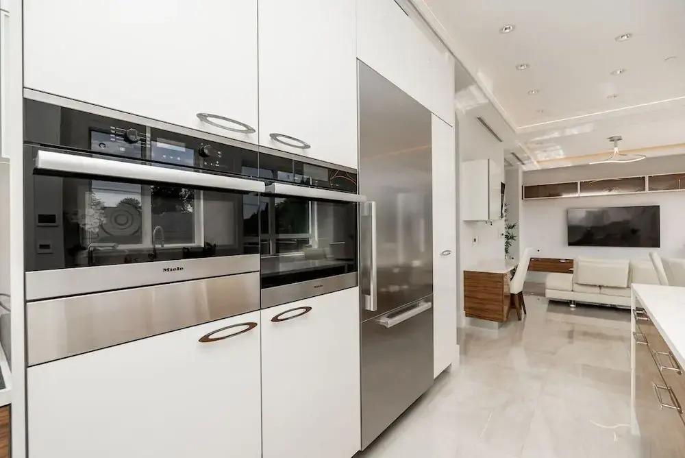 Centrally-located Luxury Home With Views Cinema