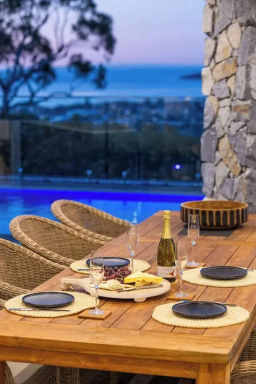 Baymere Pool Spa City Views