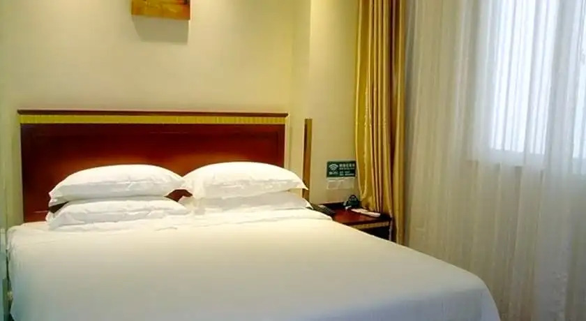 GreenTree Inn Zaozhuang Taishan Road Shituanxiao Express Hotel