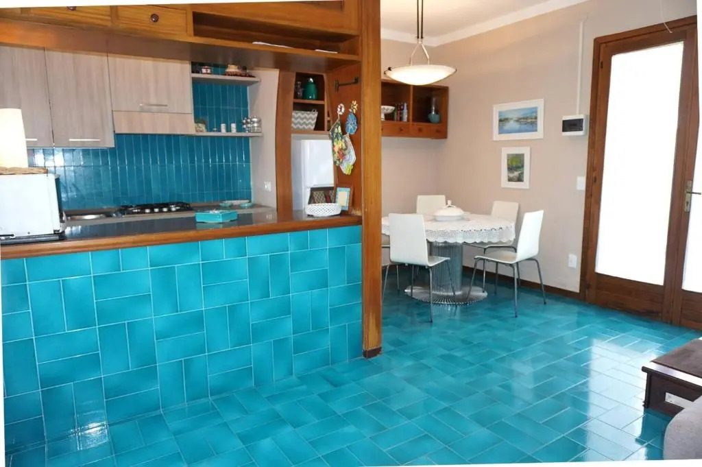 Beautiful Villa for 7 People With Swimming Pool and Private Garden by Beahost