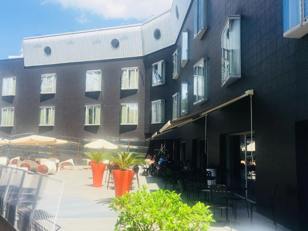 Black Hotel