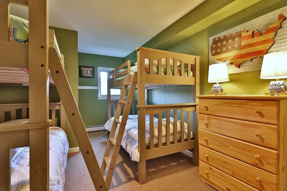The Pico Escape: 3br/2ba Ski On/ski Off At Pico Mountain. Close To Killington. 3 Bedroom Condo