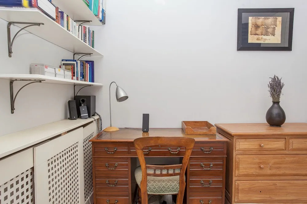 Gorgeous Central One Bed in Earls Court