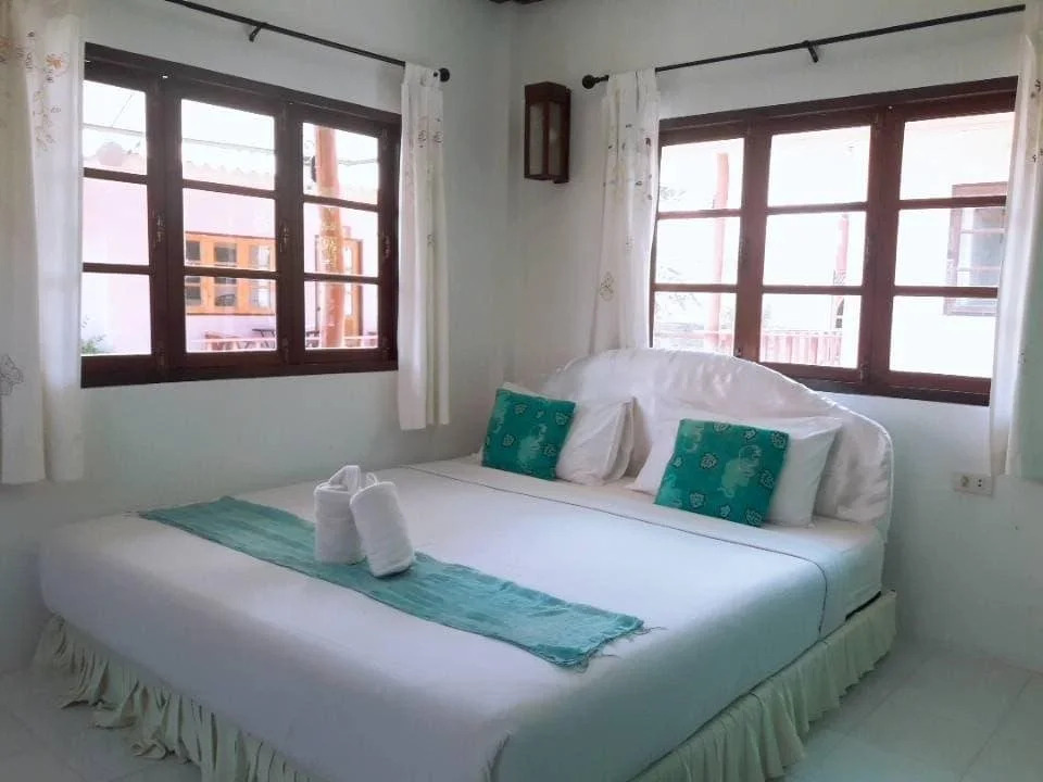Santorini Khanom