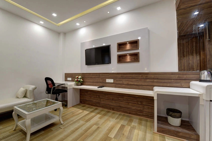 Golden Tree Hotel