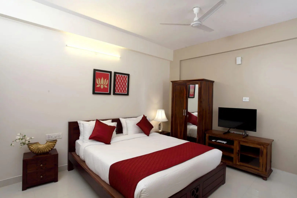 Hotel Crimson Lotus