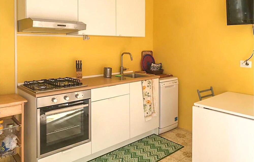 Stunning Home in Roseto Degli Abruzzi With Wifi and 2 Bedrooms