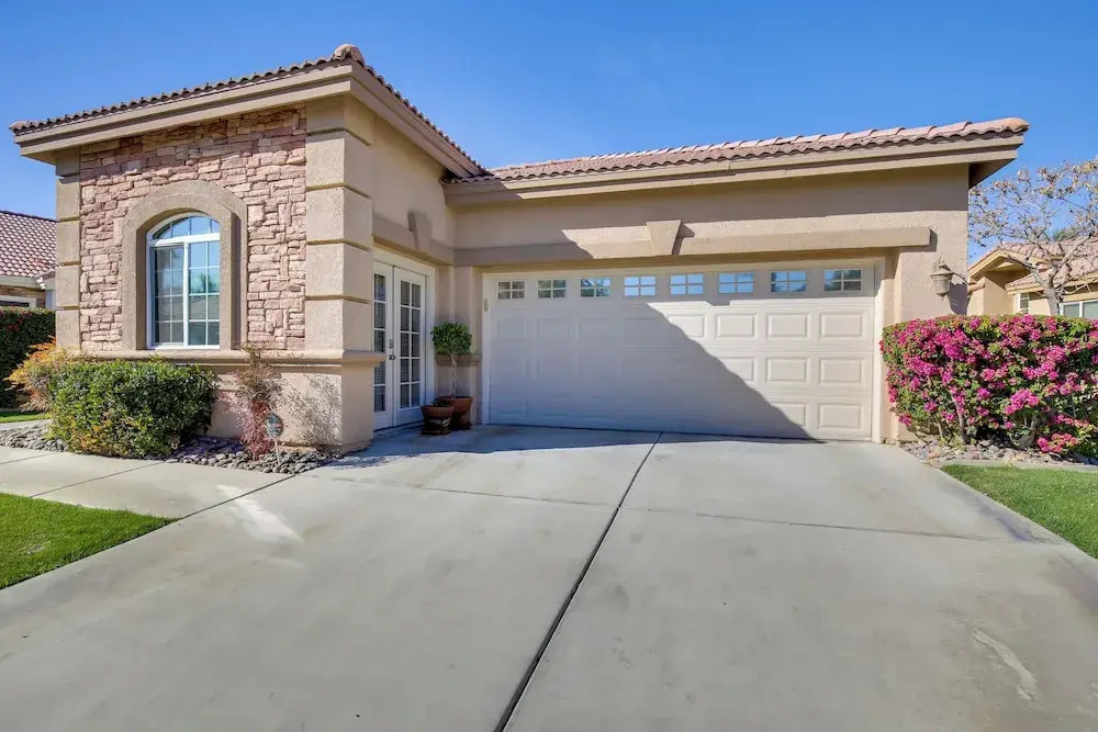Indio Casita: 2 Mi to Coachella & Stage Coach!
