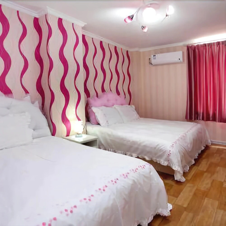 Rujia Tianqiao Business Hotel