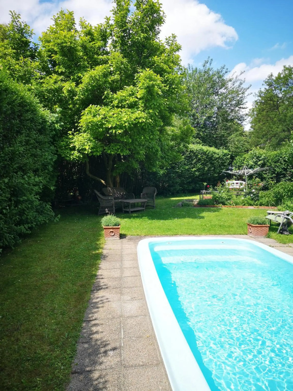Hawei in Vienna - Doppelhaushälfte mit Garten und Pool zur Mitbenutzung
