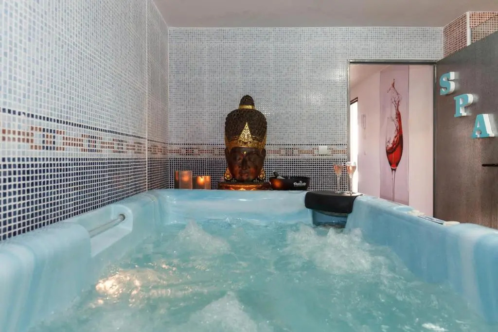 VILLA WINE EXPERIENCE Salou Center - SPA & Wine