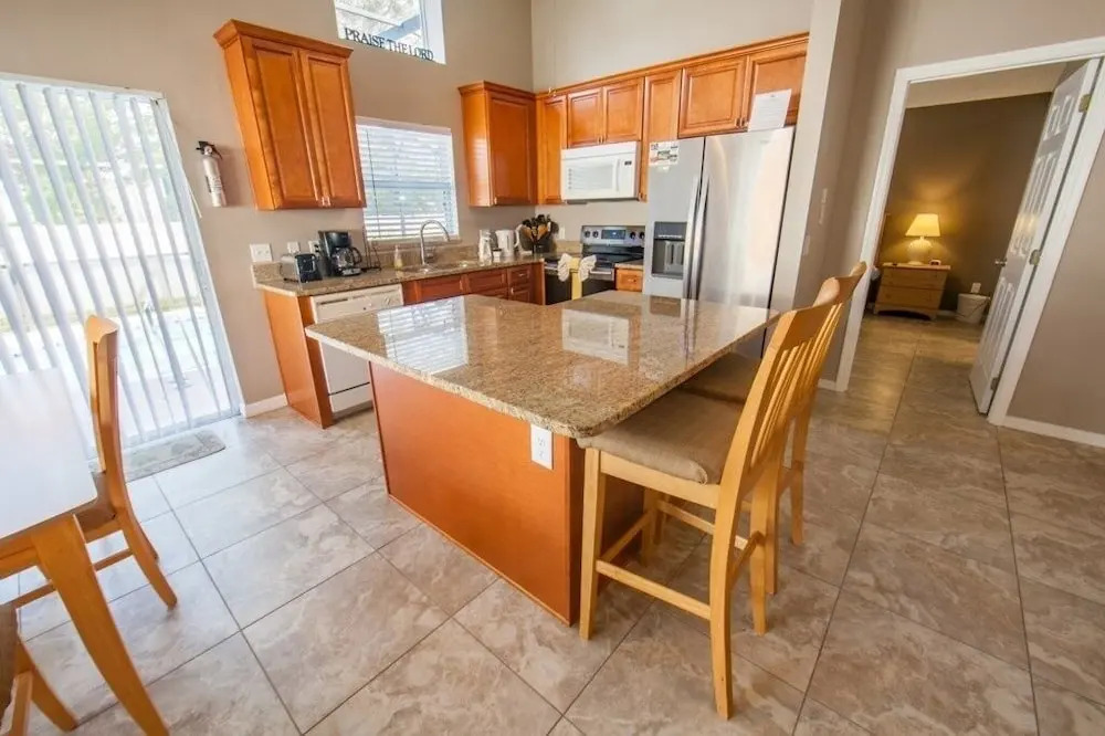 Private Pool 2 Queens And Twin Room! 3 Bedroom Home by RedAwning