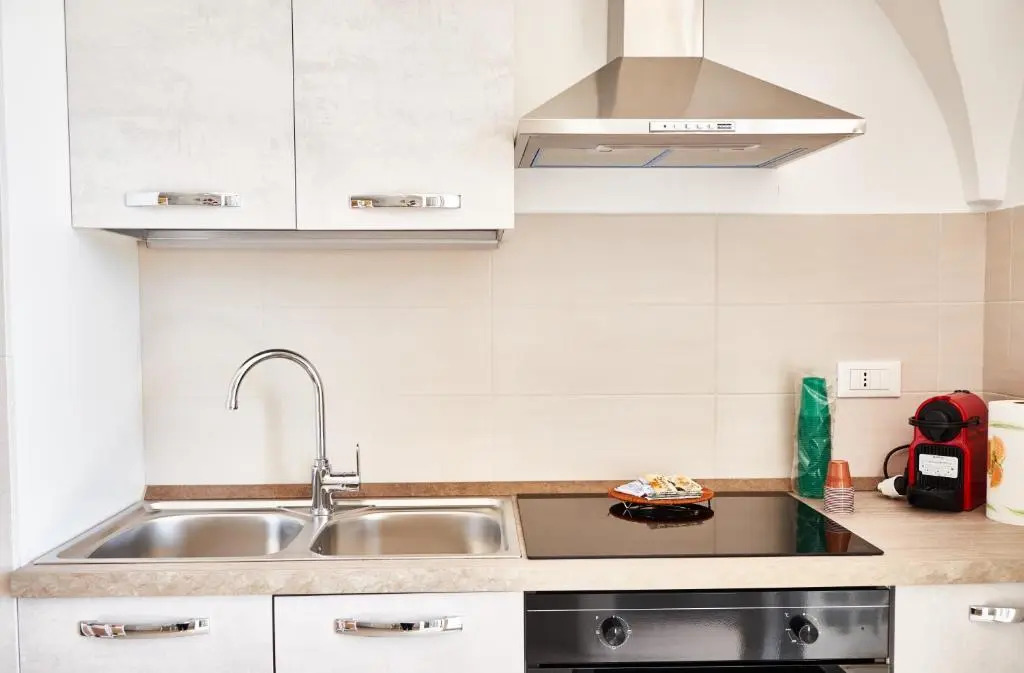 Equorum Prospectus 2 - OSTUNI CENTRO - Guest House