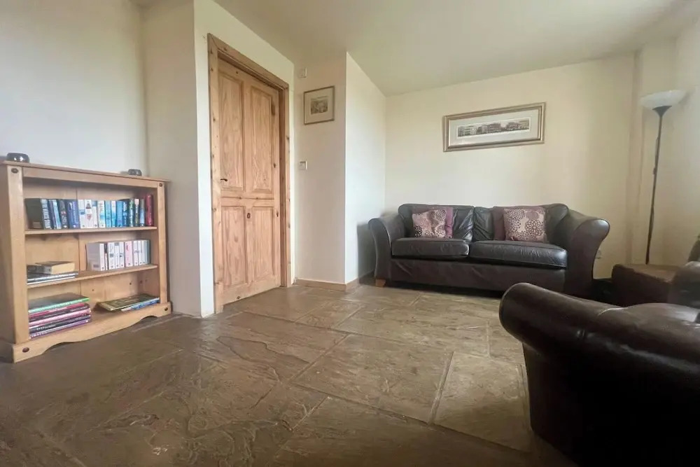 The Holmes Barn - Sleeps 16 - Pet Friendly